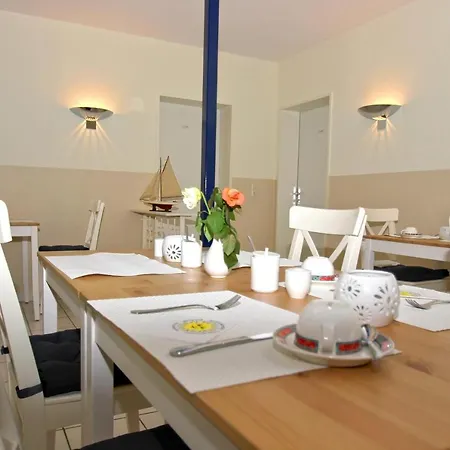 F-1010 Strandhaus Moenchgut Dz 24 Garten, Strandnah, Inkl Fruehstueck Hotel *