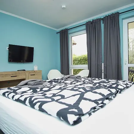 Hotel F-1010 Strandhaus Moenchgut Dz 24 Garten, Strandnah, Inkl Fruehstueck Lobbe